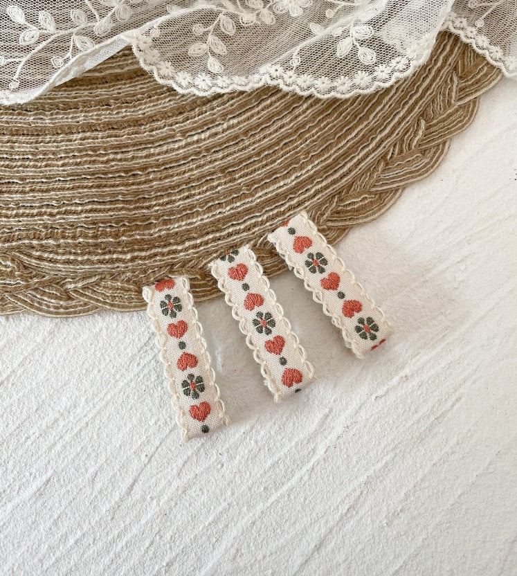 Heartily | Floral Embroidered Clip