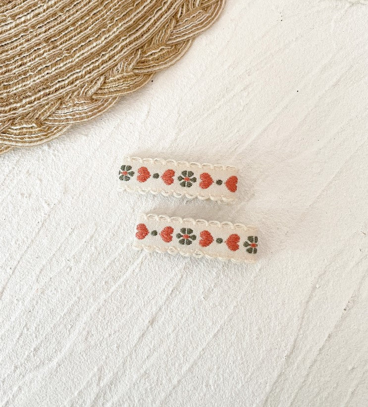 Heartily | Floral Embroidered Clip