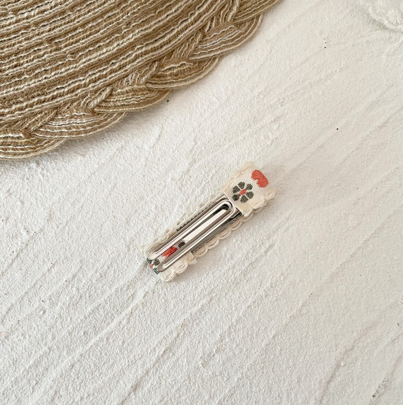 Heartily | Floral Embroidered Clip
